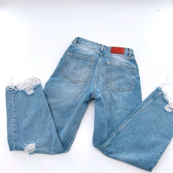 ZARA RIPPED MOM FIT JEANS Distressed size 0 High Rice - Picture 4 of 11